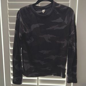 Athleta girl black camo sweatshirt L— 12.